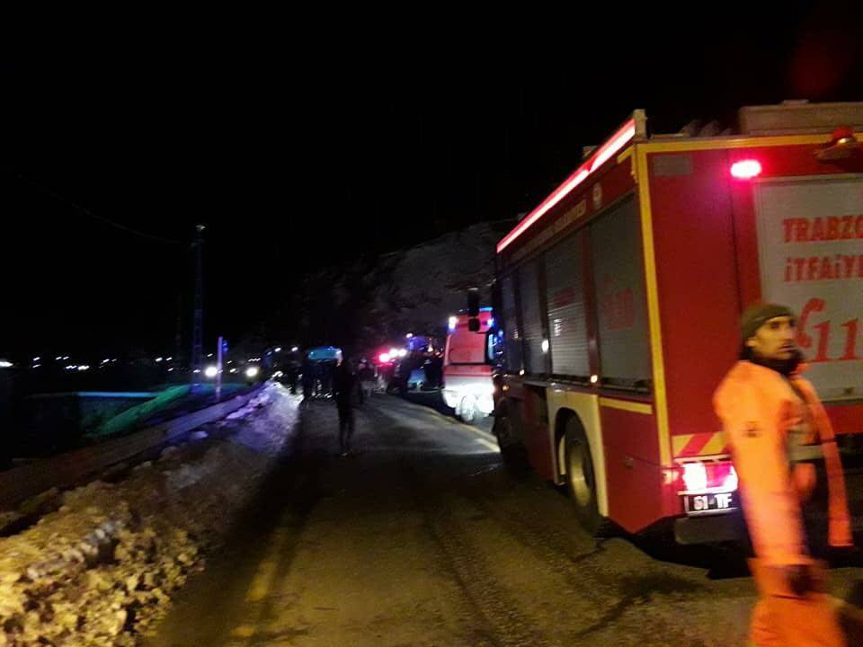 Maçka'da feci kaza: 4 ölü 3 yaralı 7