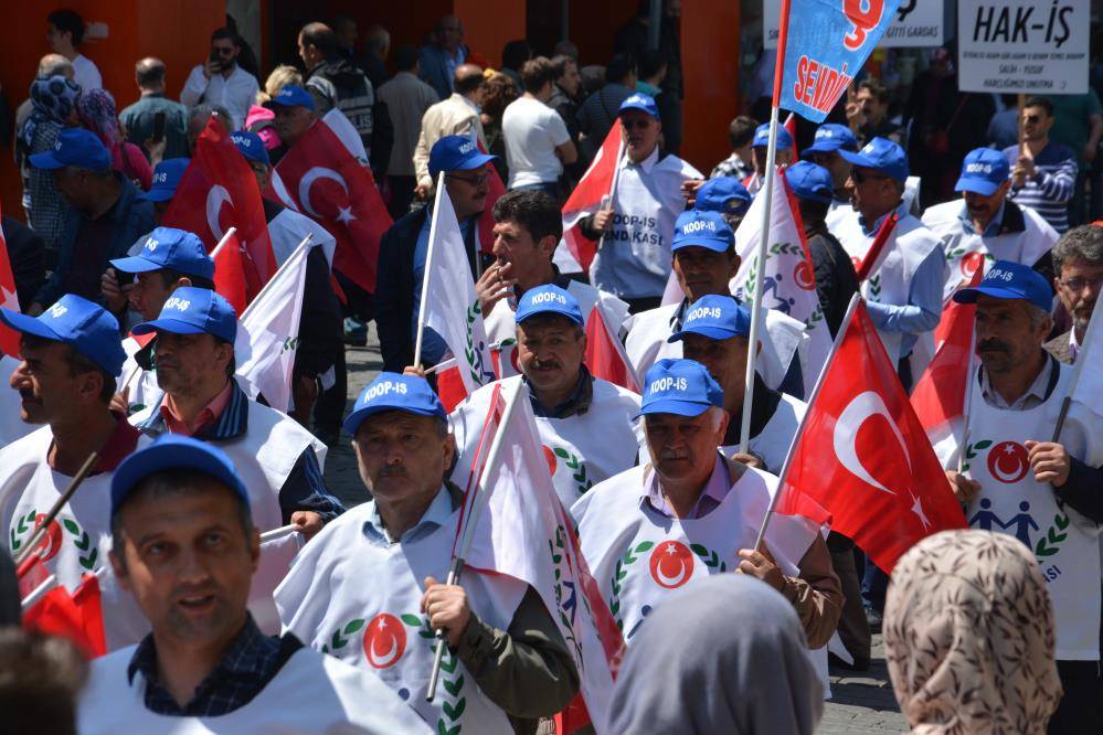 Trabzon'da 1 Mayıs coşkusu... Horonla kutlandı. 01-05-2018 8