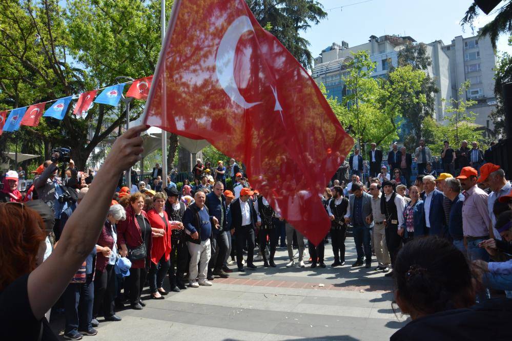 Trabzon'da 1 Mayıs coşkusu... Horonla kutlandı. 01-05-2018 3