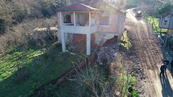 Ordu'da 7 ev boşaltıldı 3 ev risk altında 7