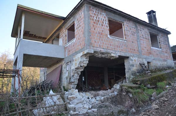 Ordu'da 7 ev boşaltıldı 3 ev risk altında 3