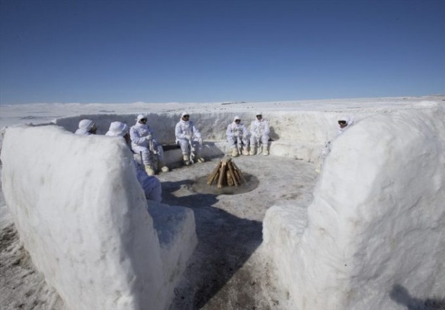 Mehmetçik dondurucu soğukta böyle görüntülendi. 4