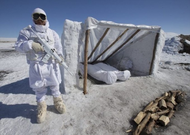 Mehmetçik dondurucu soğukta böyle görüntülendi. 6