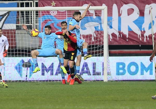Göztepe Trabzonspor maçında neler oldu? 39