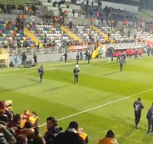 Yusuf Yazıcı kendisine atılan telefonla bakın ne yaptı? 3