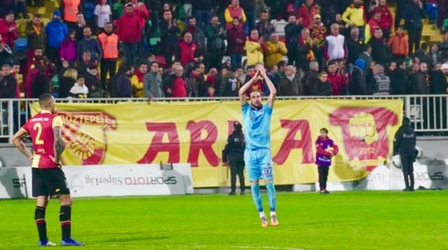 Yusuf Yazıcı kendisine atılan telefonla bakın ne yaptı? 10