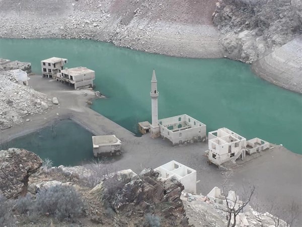 Baraj suyu çekilince şehir ortaya çıktı 11