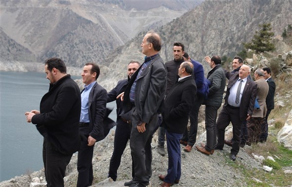 Baraj suyu çekilince şehir ortaya çıktı 9