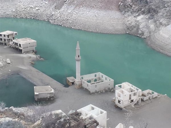 Baraj suyu çekilince şehir ortaya çıktı 7