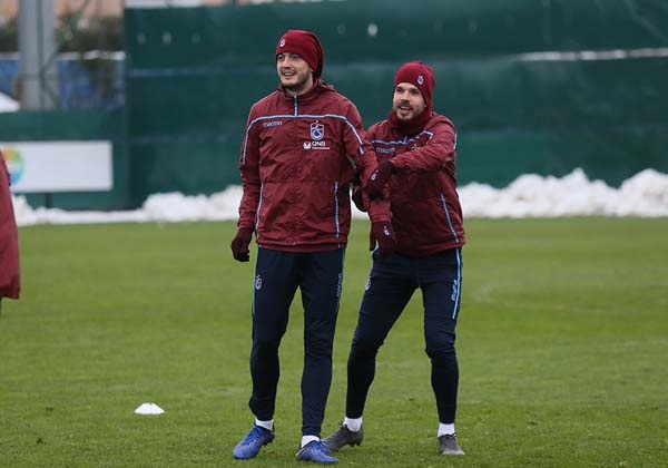 Trabzonspor hazırlıklarını o takımın tesislerinde yaptı 13