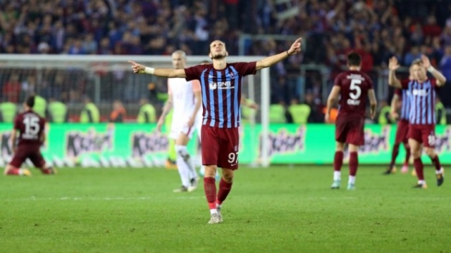 İngilizler Yusuf Yazıcı için sezon sonunu bekliyor 4