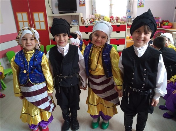 Zehra Kitapçıoğlu Anaokulu öğrencileri Trabzon'un kutuluş yıldönümünü kutladı 14