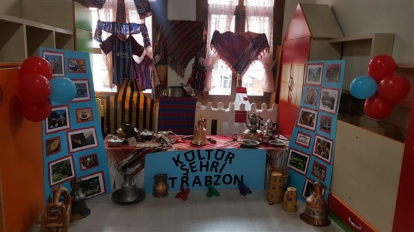 Zehra Kitapçıoğlu Anaokulu öğrencileri Trabzon'un kutuluş yıldönümünü kutladı 10