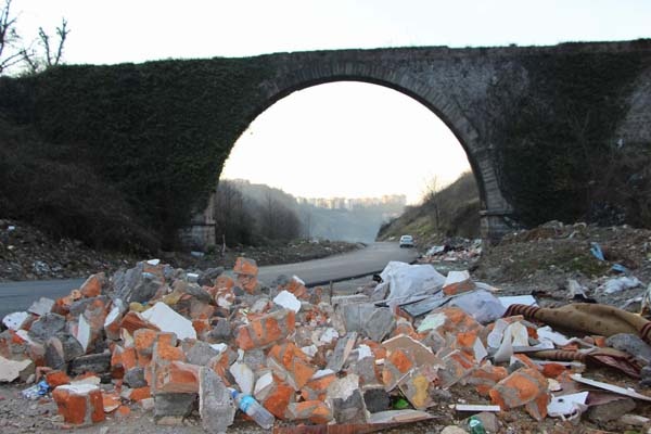 Trabzon'da tarihe moloz döküyorlar 3
