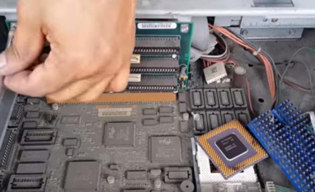 Eski bilgisayarlarınızı çöpe atarken bir kez daha düşünün! 3