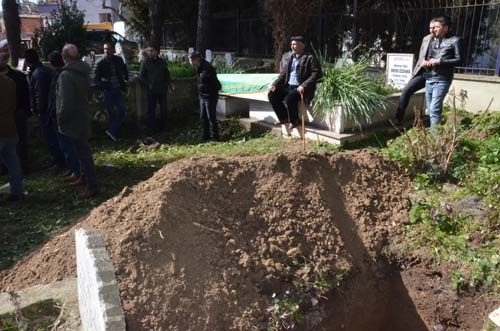 Cenazede Şok! Birkaç günlüğüne defnedildi 2