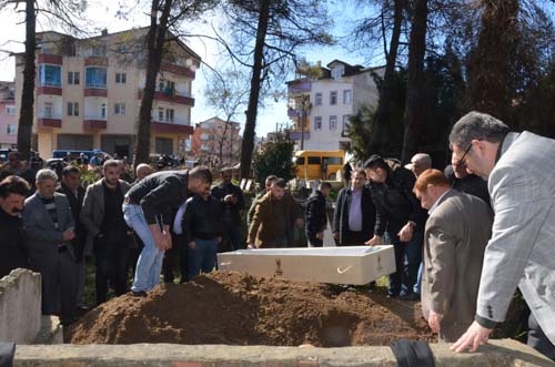 Cenazede Şok! Birkaç günlüğüne defnedildi 4