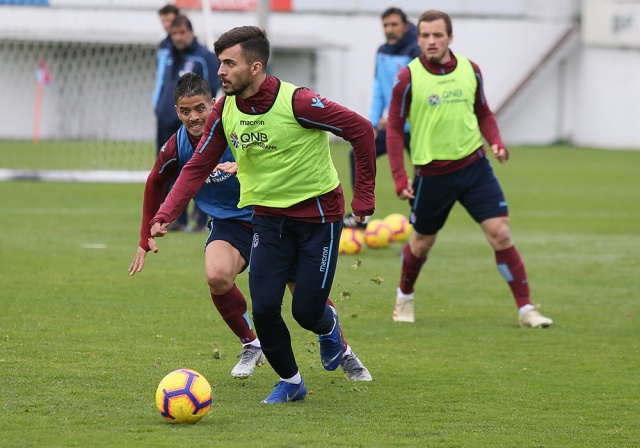Trabzonspor Büyükşehir Belediye Erzurumspor maçı hazırlıklarını sürdürdü. 8