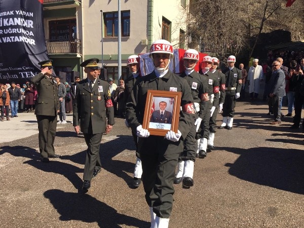 Gümüşhane şehidini uğurladı 11