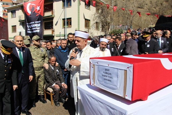 Gümüşhane şehidini uğurladı 6