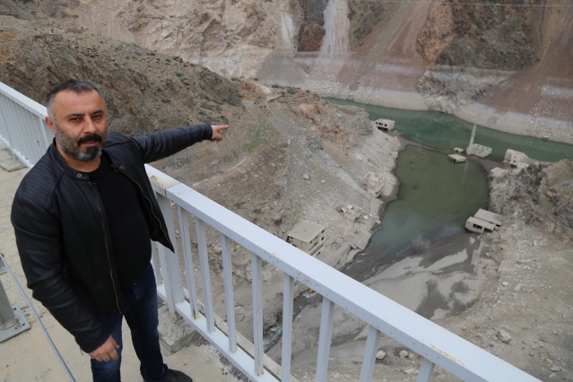 Artvin'de baraj suyu çekildi, asırlık köy ortaya çıktı! 2