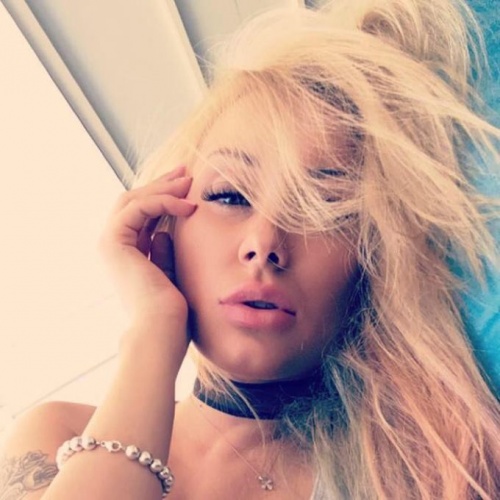 Rizeli futbolcunun eşi Irina Morozyuk işi abarttı! Yatak pozu! 21