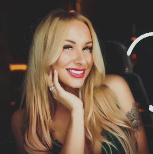 Rizeli futbolcunun eşi Irina Morozyuk işi abarttı! Yatak pozu! 9