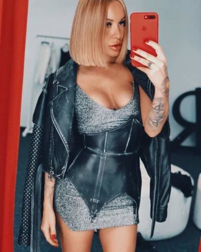 Rizeli futbolcunun eşi Irina Morozyuk işi abarttı! Yatak pozu! 14