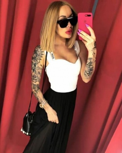 Rizeli futbolcunun eşi Irina Morozyuk işi abarttı! Yatak pozu! 26