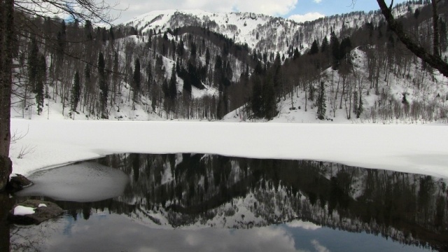 Bahar geldi ama Karagöl buz tuttu 7