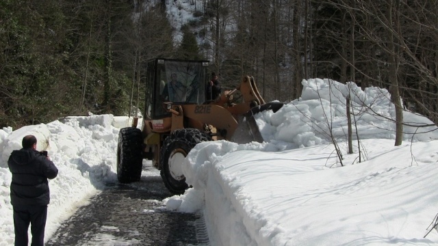 Bahar geldi ama Karagöl buz tuttu 8