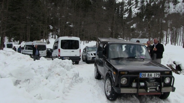 Bahar geldi ama Karagöl buz tuttu 4