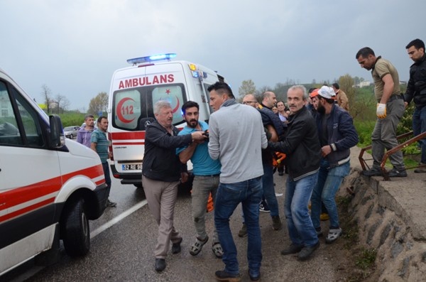 İşçileri taşıyan minibüs fındık bahçesine uçtu - 7 yaralı 9