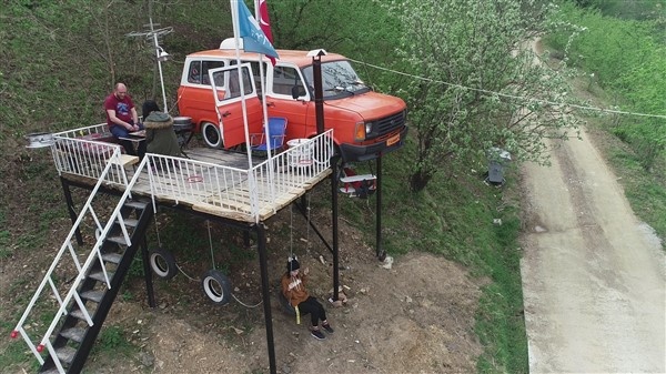 Kızları ağaçtan ev istedi o arabadan yaptı 2