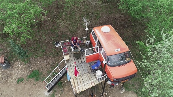 Kızları ağaçtan ev istedi o arabadan yaptı 18