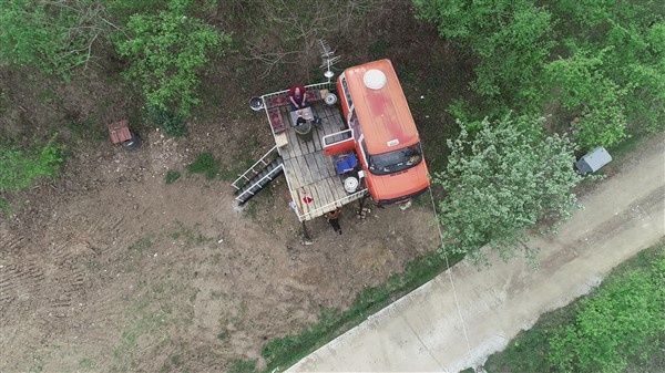 Kızları ağaçtan ev istedi o arabadan yaptı 6