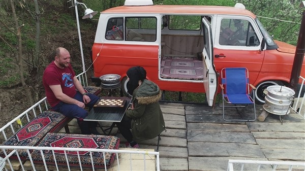 Kızları ağaçtan ev istedi o arabadan yaptı 3