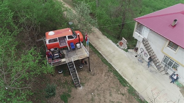 Kızları ağaçtan ev istedi o arabadan yaptı 12