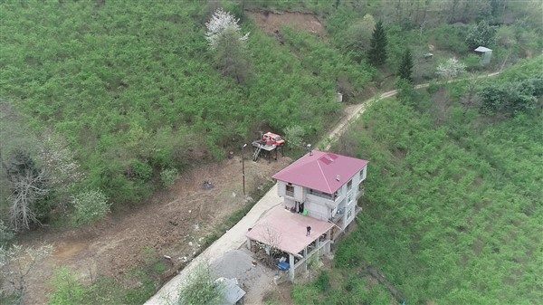 Kızları ağaçtan ev istedi o arabadan yaptı 17