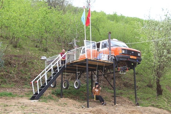 Kızları ağaçtan ev istedi o arabadan yaptı 19