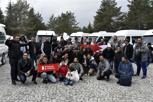 Karla kaplı yolu ulaşıma açılınca Arap turistler soluğu orada aldı 18