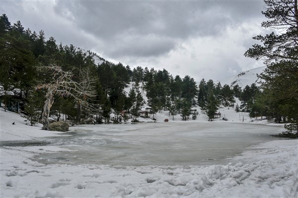 Karla kaplı yolu ulaşıma açılınca Arap turistler soluğu orada aldı 8
