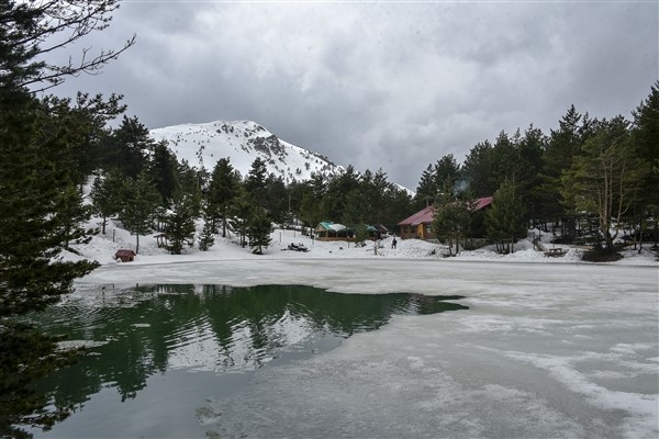 Karla kaplı yolu ulaşıma açılınca Arap turistler soluğu orada aldı 7