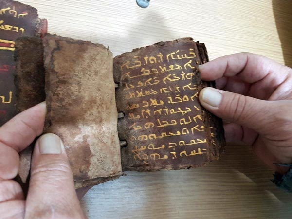 Kaçarken attıkları poşetten paha biçilemez tarih çıktı! 3