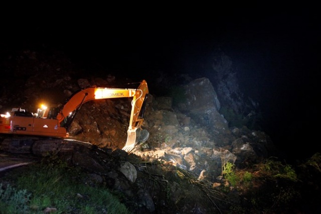 Giresun'da korkutan heyelan 2