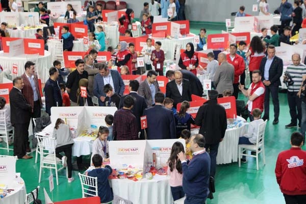 Trabzon'da yüzlerce öğrenci yarıştı 8