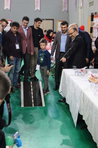 Trabzon'da yüzlerce öğrenci yarıştı 13