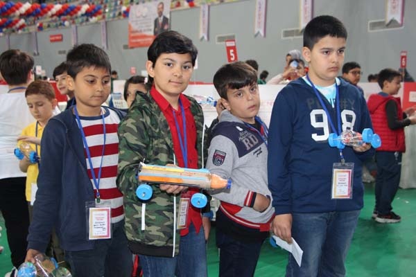 Trabzon'da yüzlerce öğrenci yarıştı 12