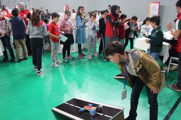 Trabzon'da yüzlerce öğrenci yarıştı 6