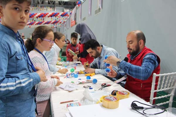 Trabzon'da yüzlerce öğrenci yarıştı 11